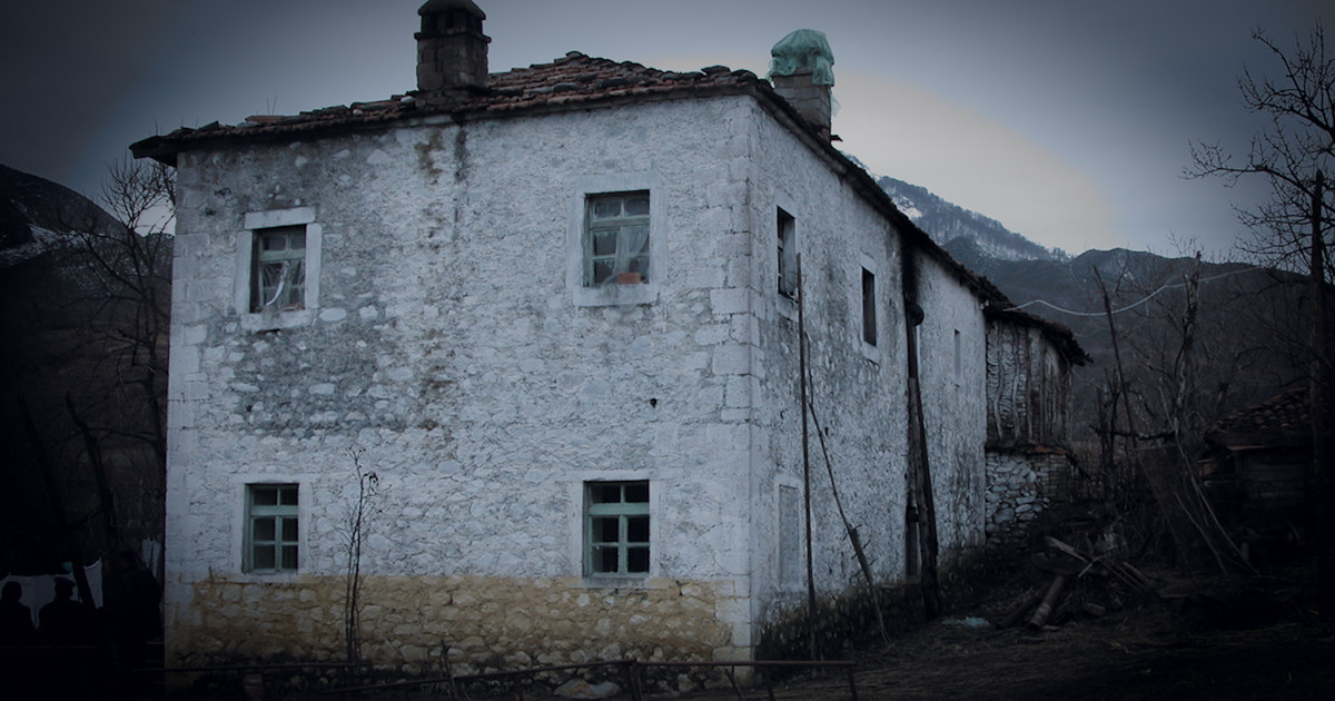 ВИДЕО) Во „Жолтата куќа“ во Албанија се вадеа органи на Срби, кои се продаваа на клиники низ Европа - еМагазин