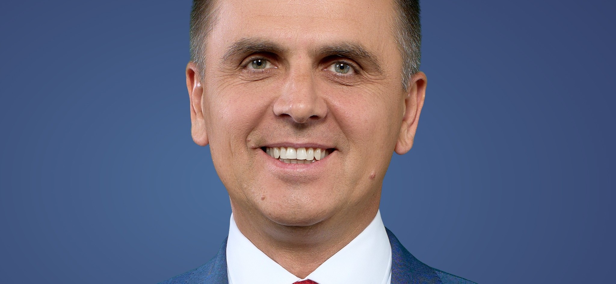 Кој е Биљал Касами, копретседателот на Вреди