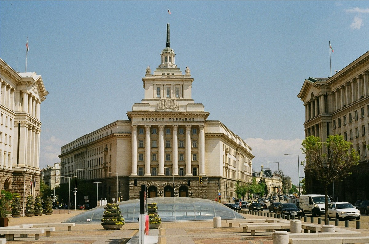 Бугарија доби Влада на чело со Румен Радев